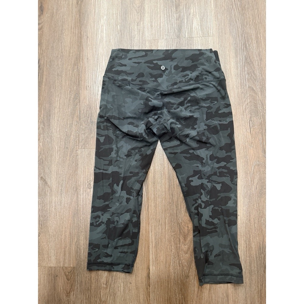 Lululemon Pants‎ Womens 12 Green Camo Ankle Leggings Yoga Athletic 21" Inseam